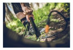 Pompe à Main Lezyne Micro Floor Drive XL (Max 35 Psi / 2.4 Bar) Noir / Or 5 Pompe à Main Lezyne Micro Floor Drive XL (Max 35 Psi / 2.4 Bar) Noir / Or -nettoyeur de vélo Vente unnamed file 1982