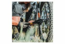 Pompe à Main Lezyne Grip Drive HV S (Max 90 Psi / 6.2 Bar) Noir / Argent 7 Pompe à Main Lezyne Grip Drive HV S (Max 90 Psi / 6.2 Bar) Noir / Argent -nettoyeur de vélo Vente unnamed file 2424