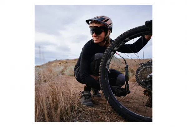 Pompe à Main Lezyne Pocket Drive HV (Max 90 Psi / 6.2 Bar) Noir 5 Pompe à Main Lezyne Pocket Drive HV (Max 90 Psi / 6.2 Bar) Noir – Image 3