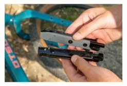 Multi-Outil Wolf Tooth 8-Bit Chainbreaker + Utility Knife (4 Fonctions) Noir -nettoyeur de vélo Vente unnamed file 3291