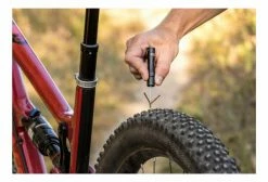 Outil Pour Mèches Tubeless Wolf Tooth EnCase System Tire Plug Inserter -nettoyeur de vélo Vente unnamed file 3296